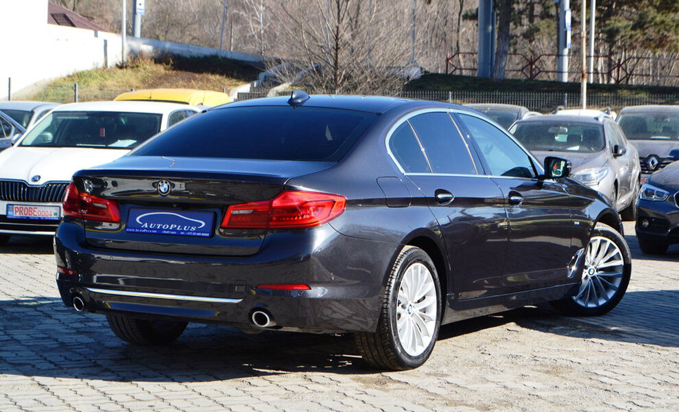 BMW 5 Series 2017 - Image 2