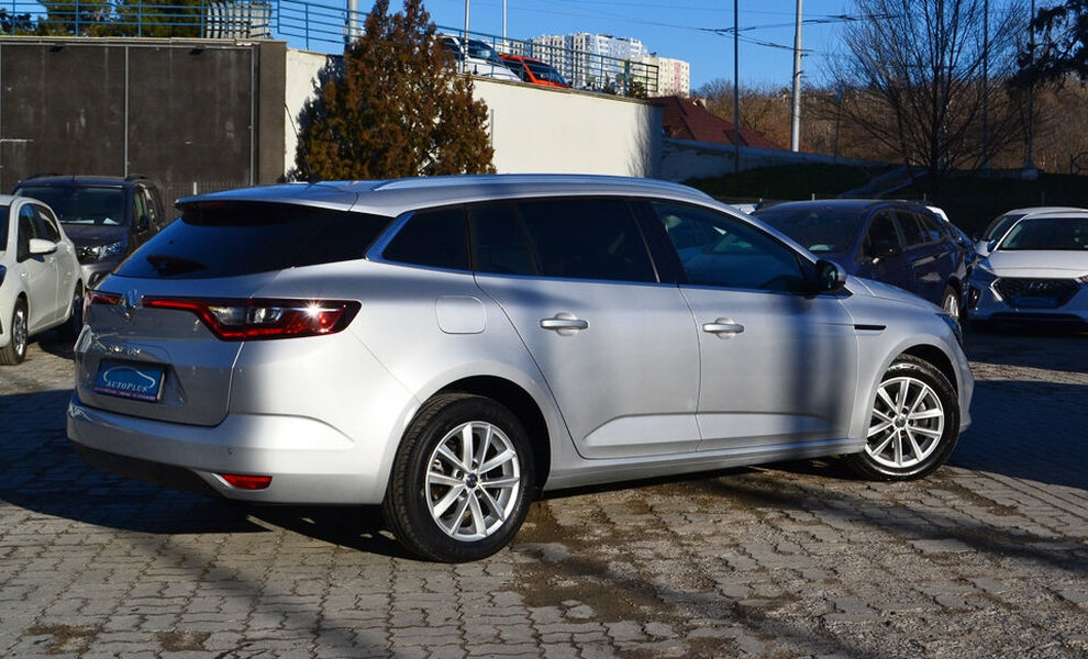 Renault Megane 2017 - Image 2