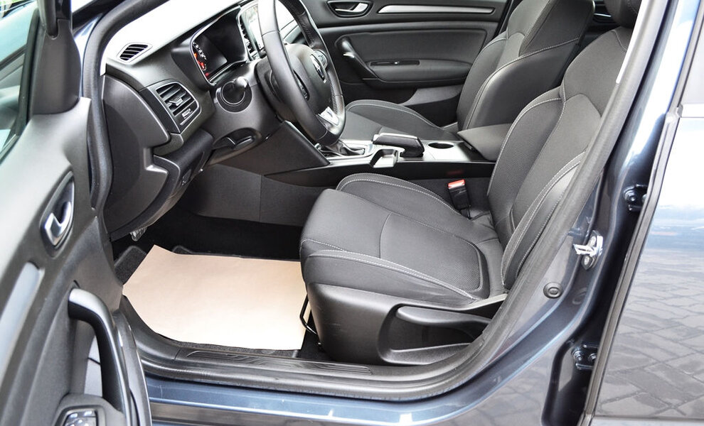 Renault Megane 2022 - Image 10