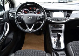 Opel Astra 2021