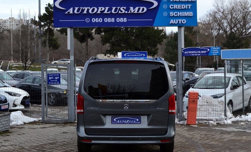 Mercedes V-Class 2022 - Image 19