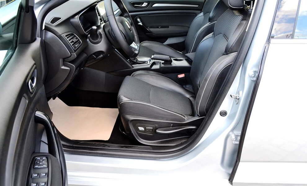 Renault Megane 2022 - Image 10