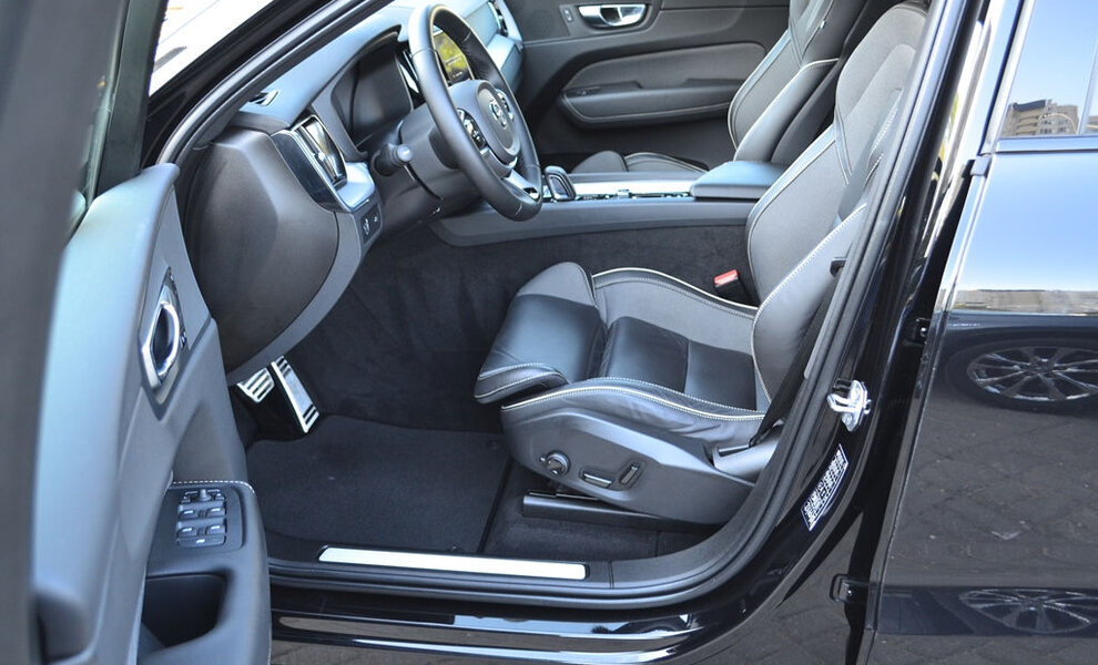 Volvo XC60 2021 - Image 10