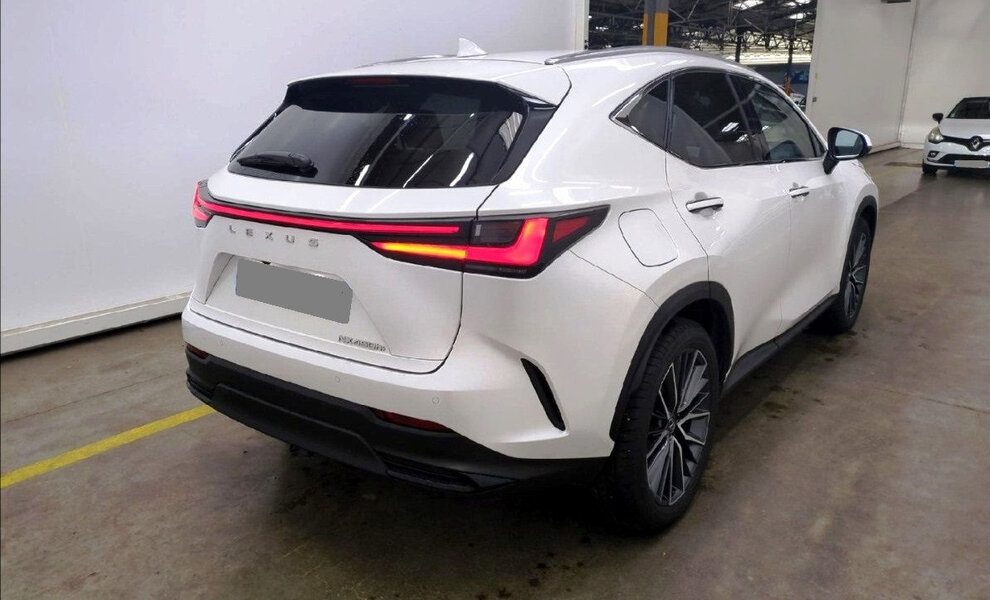 Lexus NX 450h+ Executive Line - Image 2