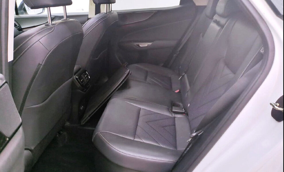 Lexus NX 450h+ Executive Line - Image 11