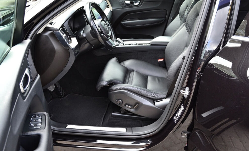 Volvo XC60 INSCRIPTION - Image 12