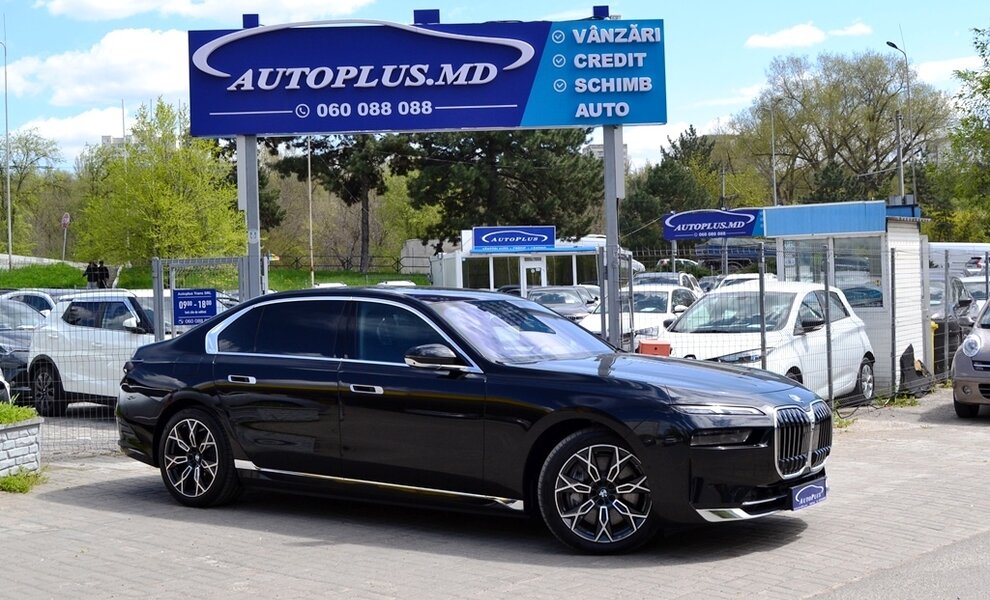 BMW (G70) 750e xDrive P-Hev - Image 3