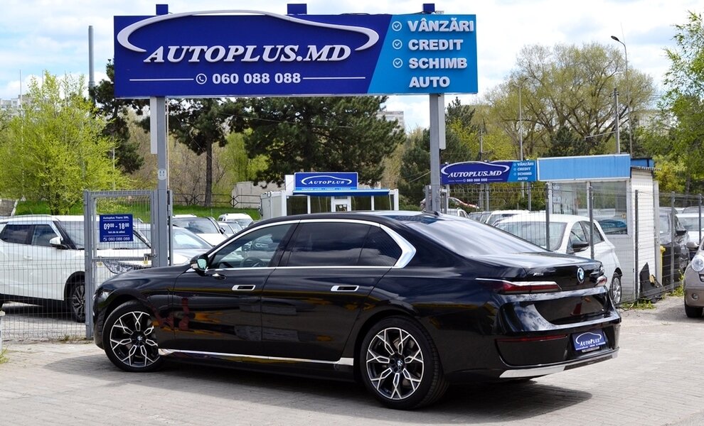 BMW (G70) 750e xDrive P-Hev - Image 4