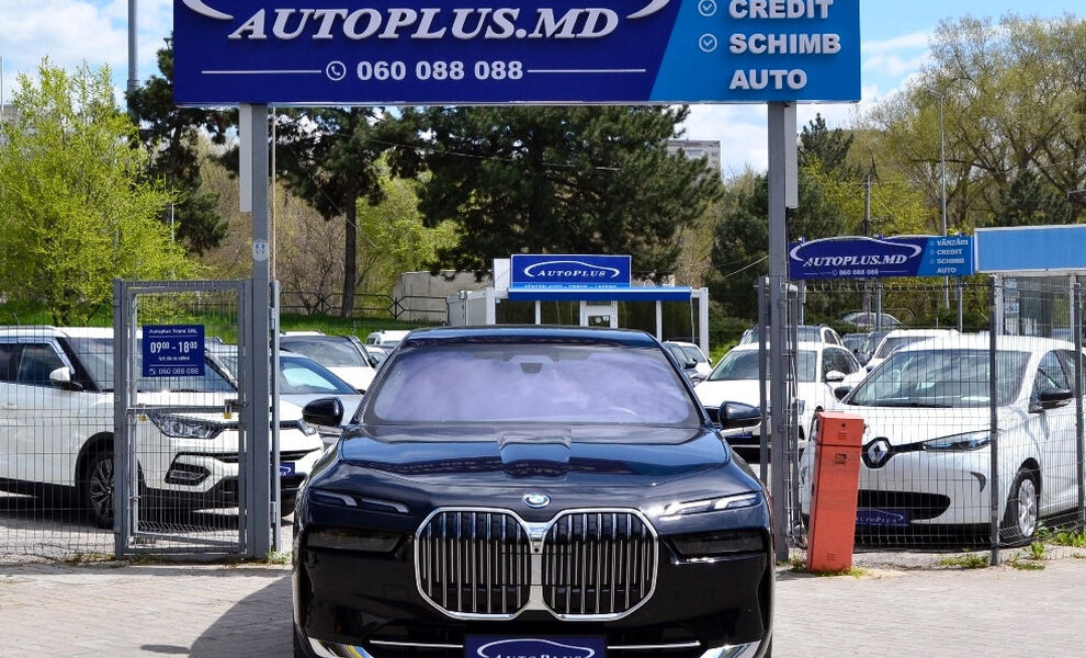 BMW (G70) 750e xDrive P-Hev - Image 21