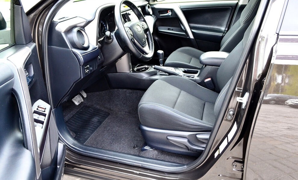 Toyota Rav4 - Image 11