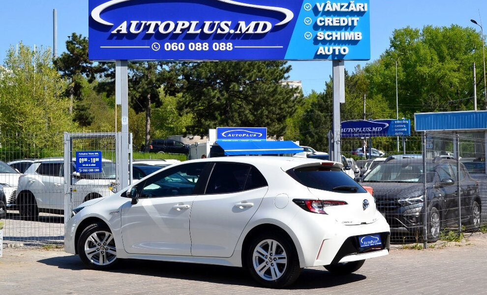 Toyota Corolla Hybrid - Image 4