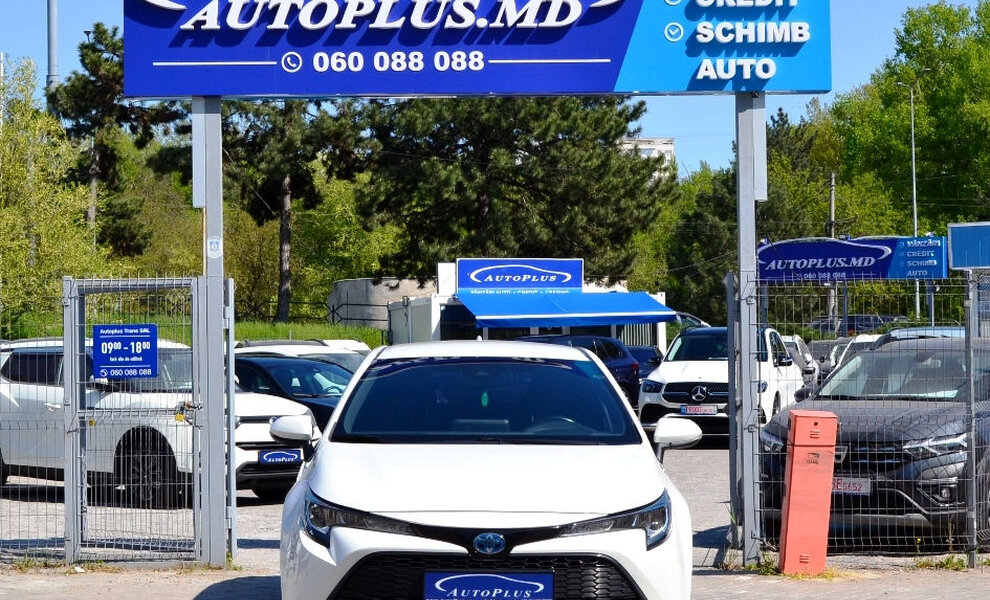 Toyota Corolla Hybrid - Image 17