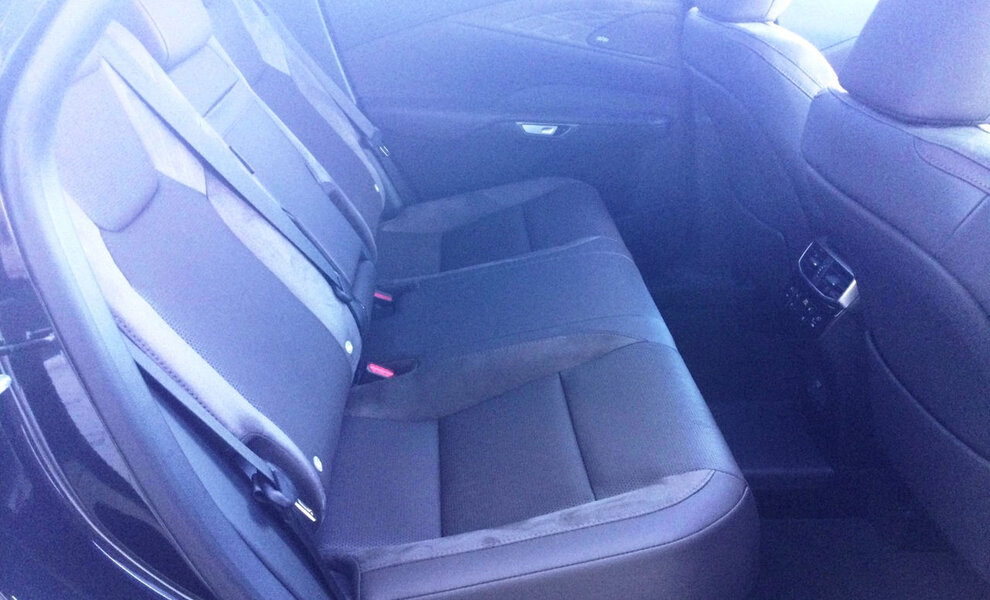 Lexus 450h+ LUXURY LINE - Image 10