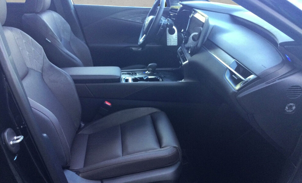 Lexus 450h+ LUXURY LINE - Image 11