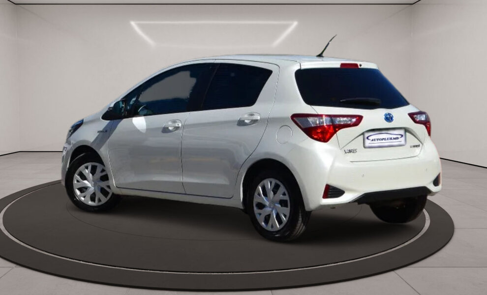 Toyota Yaris Hybrid - Image 4