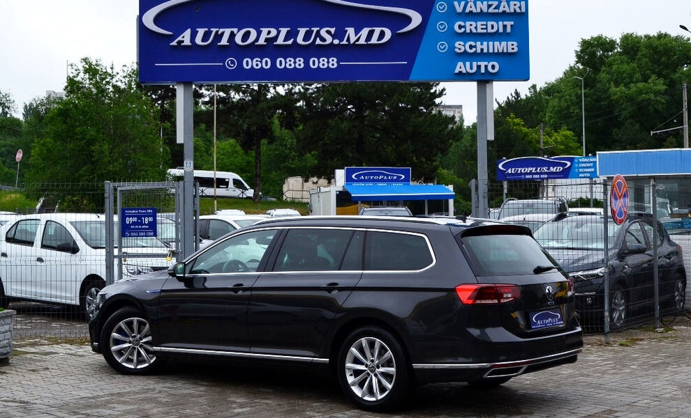 Volkswagen Passat 2021 - Image 4
