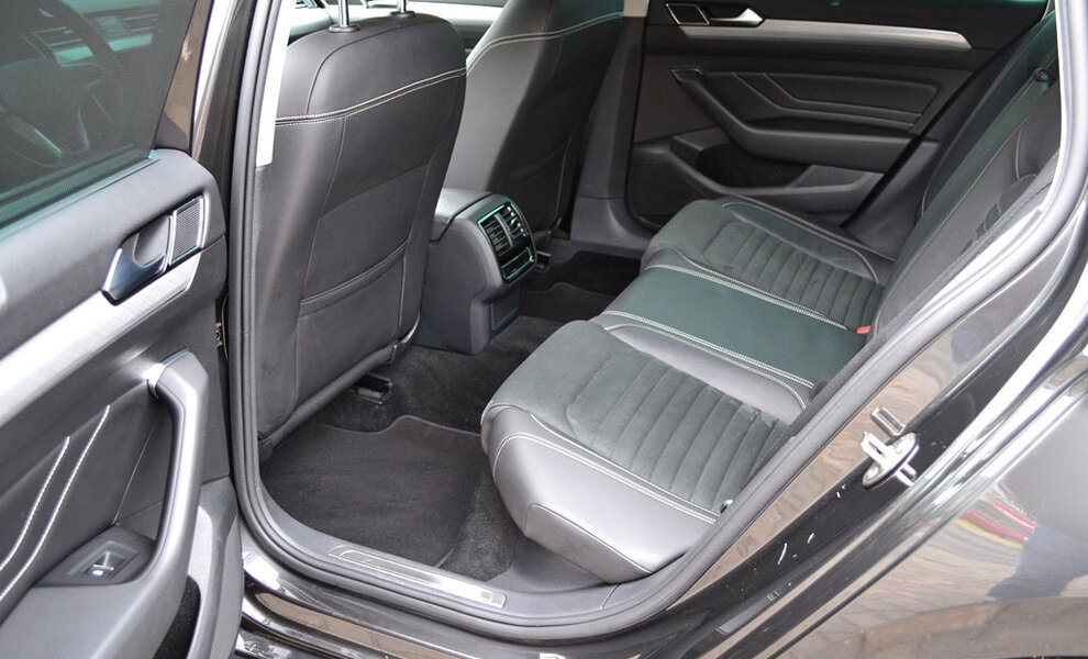 Volkswagen Passat 2021 - Image 12
