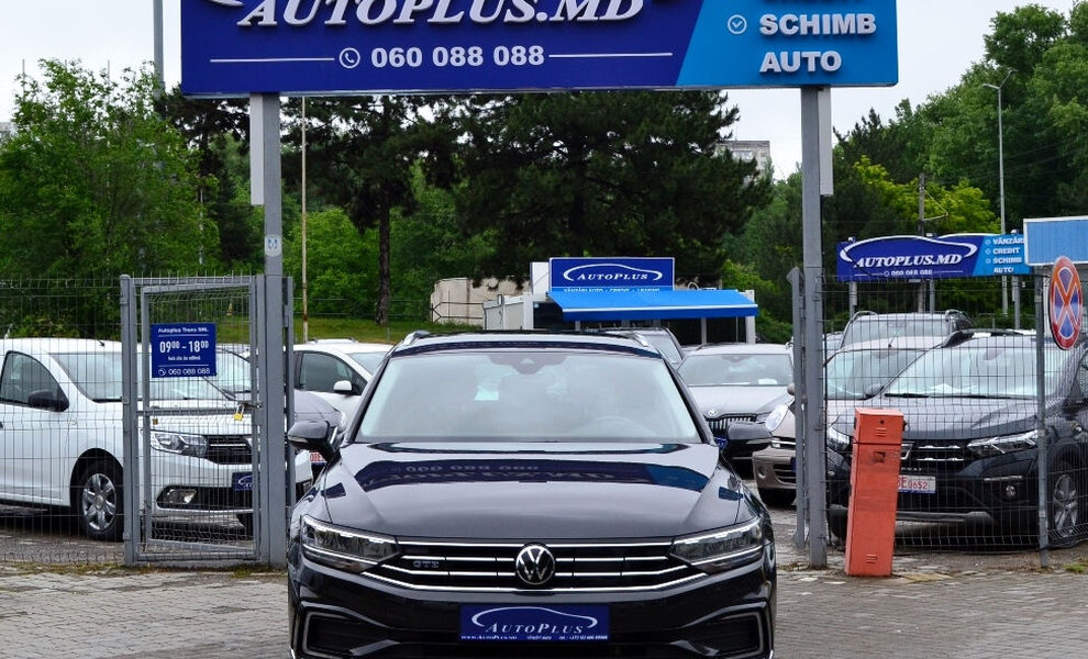 Volkswagen Passat 2021 - Image 18