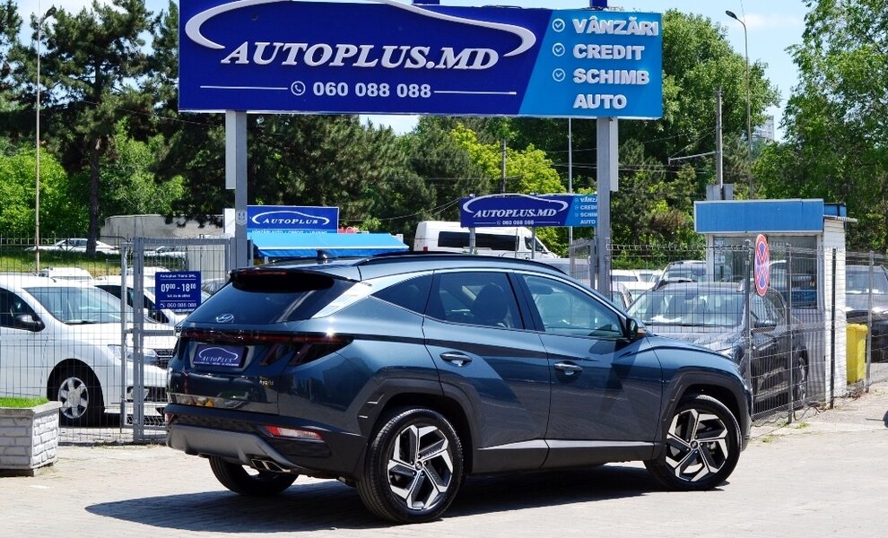 Hyundai Tucson Hybrid - Image 2