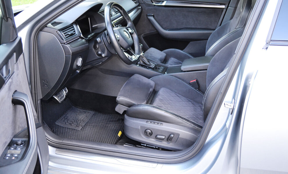 Skoda Superb SportLine - Image 12