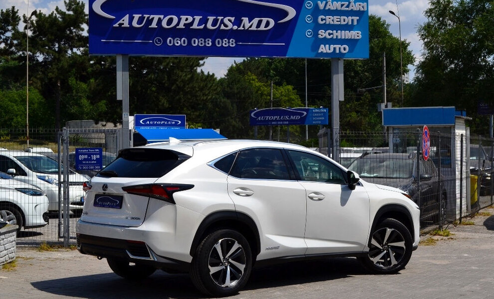 Lexus NX300h LUXURY Line - Image 2