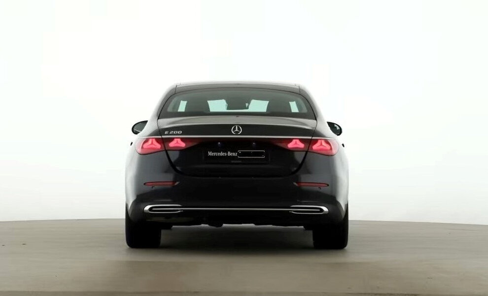 Mercedes E200 W214 - Image 17