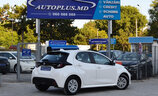Toyota Yaris Hybrid - Image 2