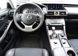 Lexus IS 300h