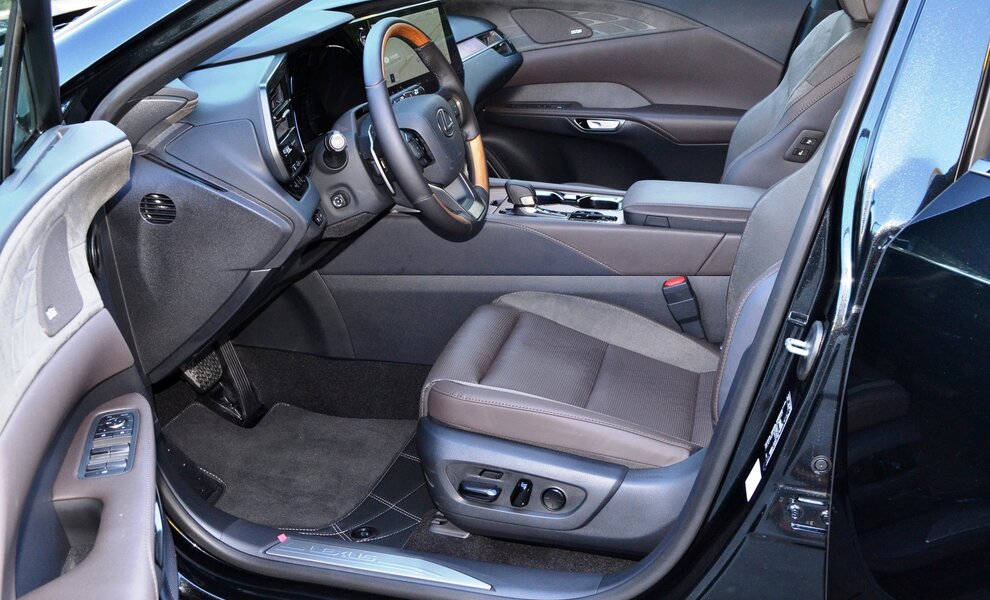 Lexus RX450h+ LUXURY LINE - Image 12
