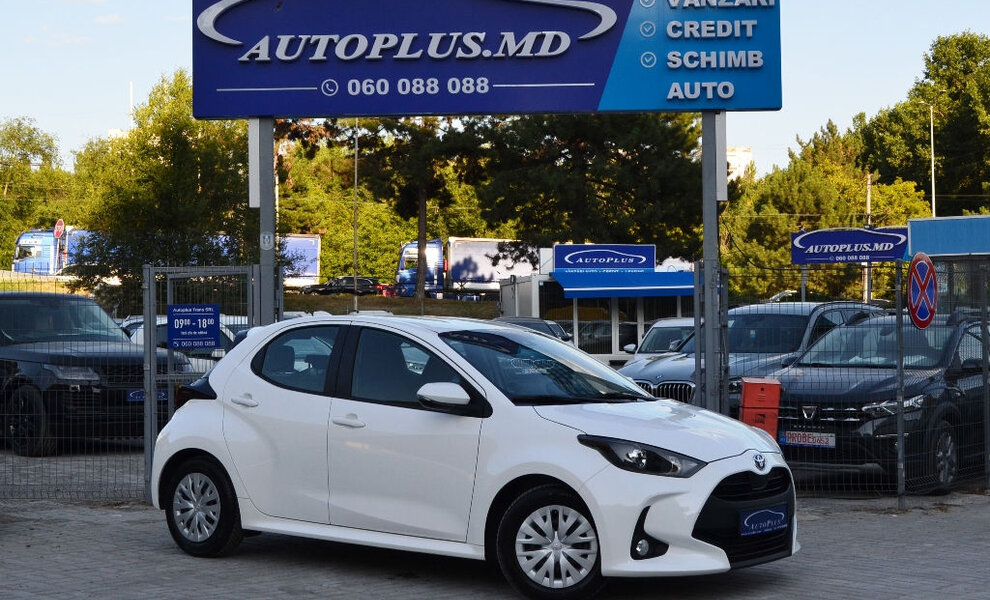 Toyota Yaris Hybrid - Image 3