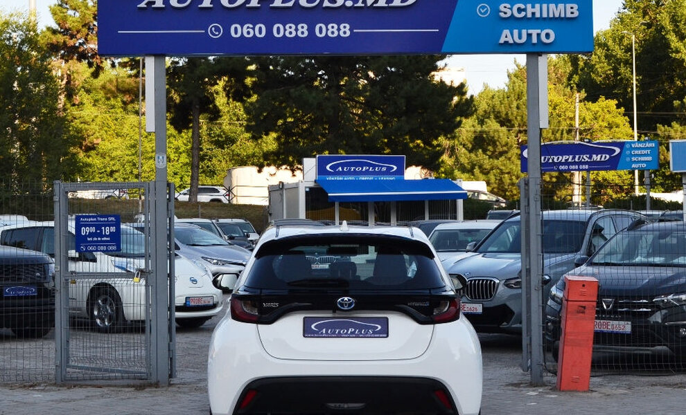 Toyota Yaris Hybrid - Image 15