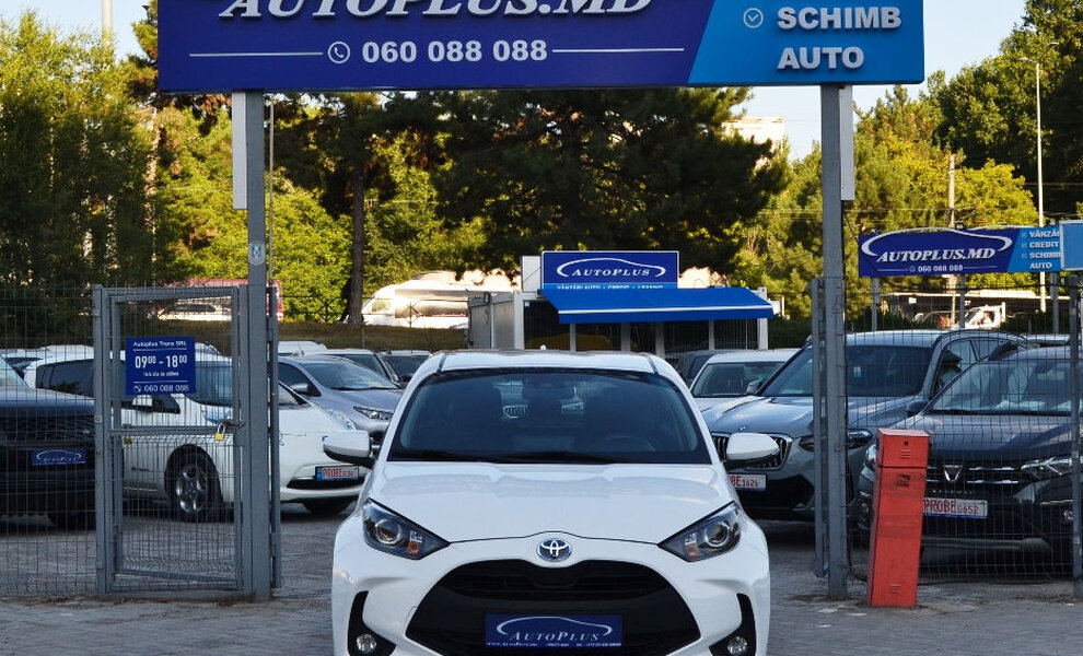 Toyota Yaris Hybrid - Image 16