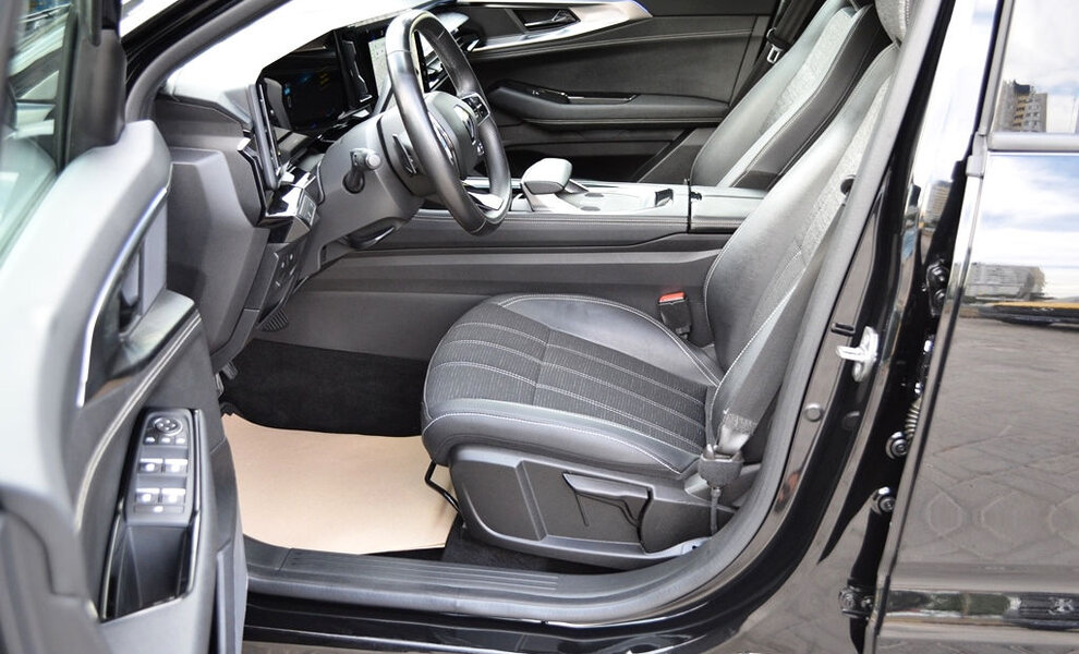 Renault Austral Techno E-TECH Hybrid - Image 9