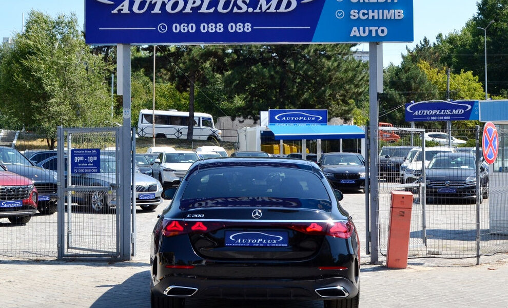 Mercedes E200 AMG Pack - Image 18