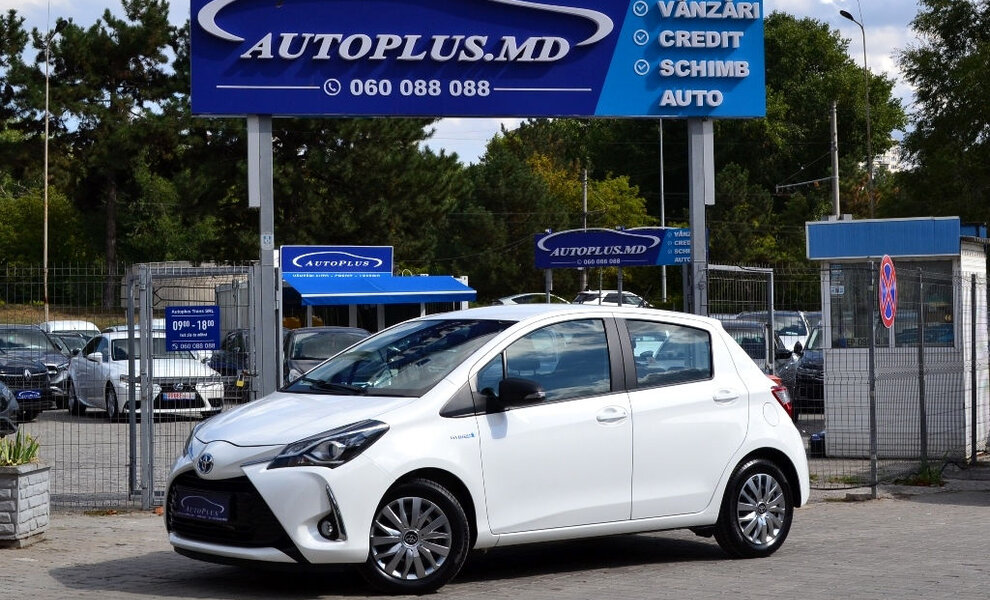 Toyota Yaris Hybrid - Image 1