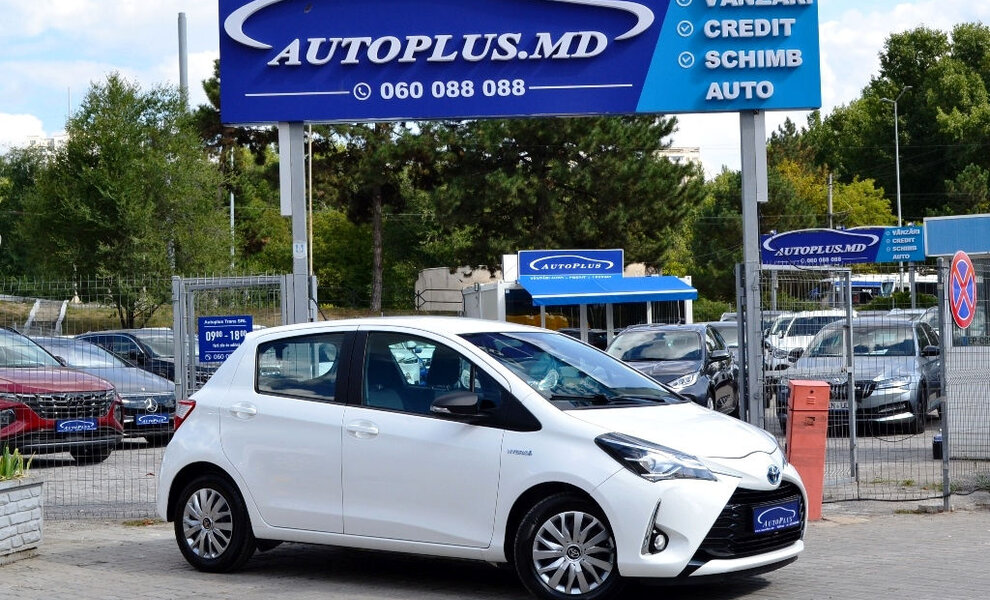 Toyota Yaris Hybrid - Image 3