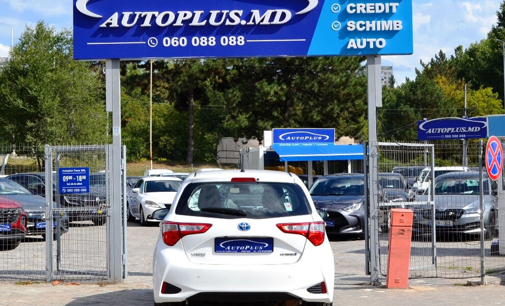 Toyota Yaris Hybrid - Image 14