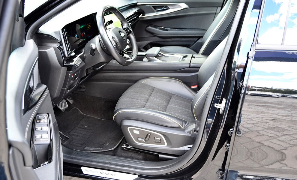 Renault Austral Iconic E-TECH Hybrid - Image 10