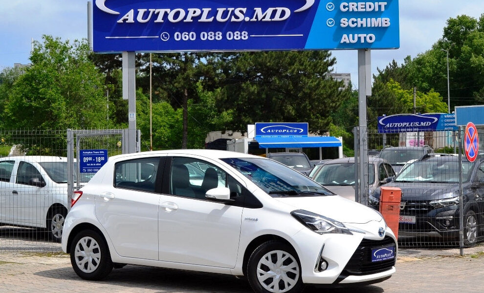 Toyota Yaris Hybrid - Image 3