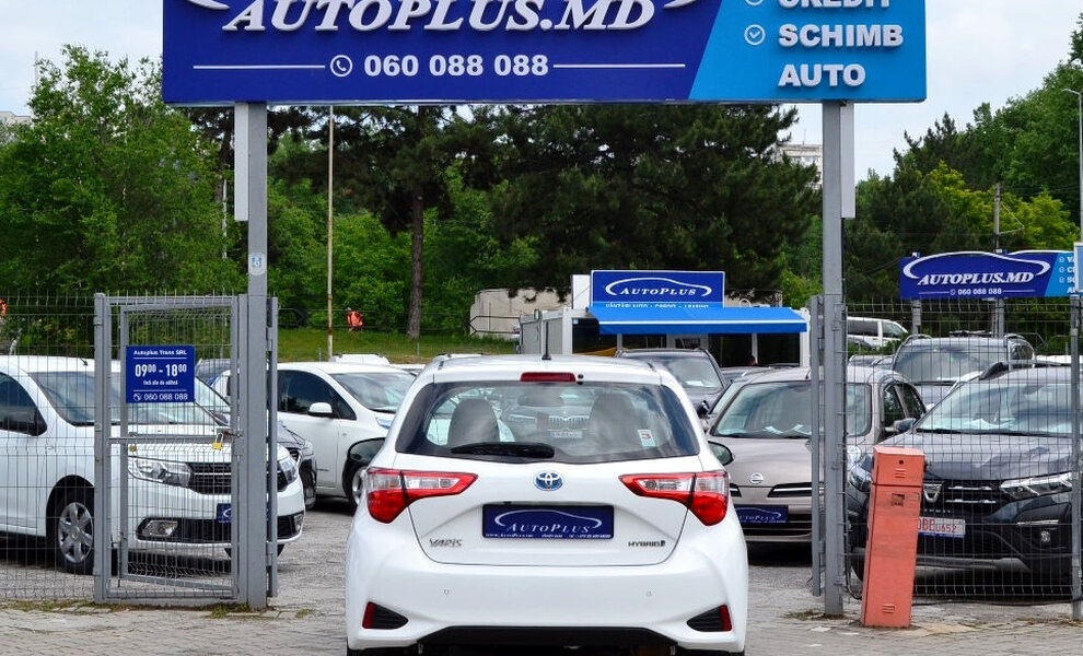 Toyota Yaris Hybrid - Image 14