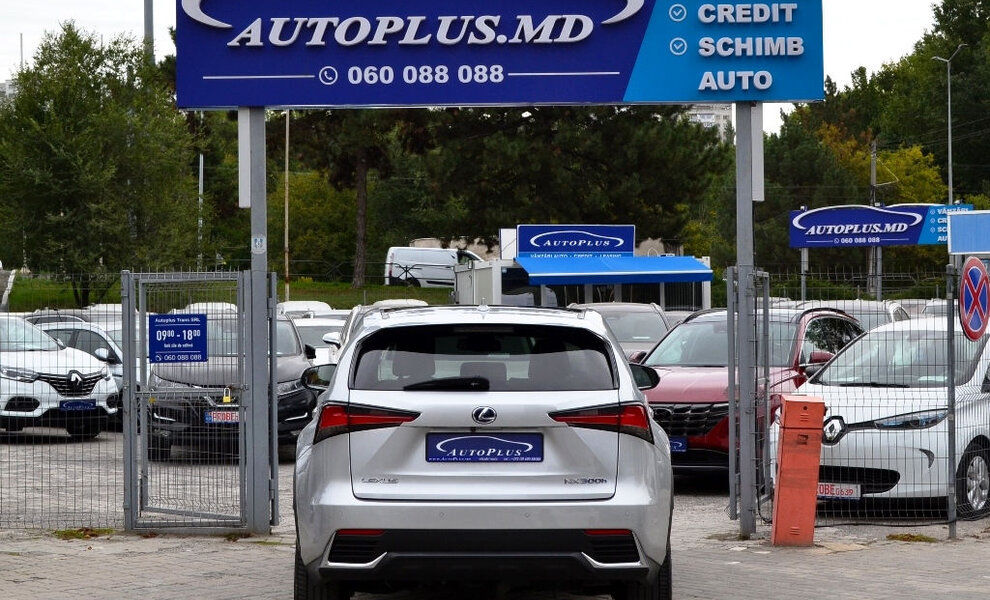 Lexus NX300h Executiv - Image 19