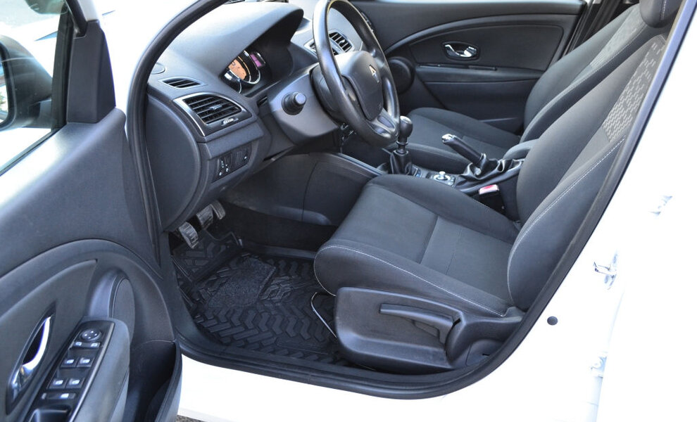 Renault Megane 2013 - Image 11