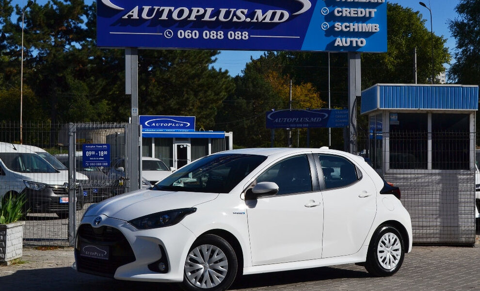 Toyota Yaris Hybrid - Image 1