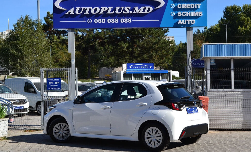 Toyota Yaris Hybrid - Image 4
