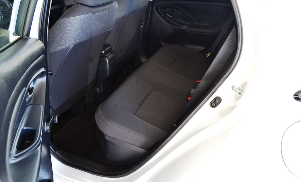 Toyota Yaris Hybrid - Image 11