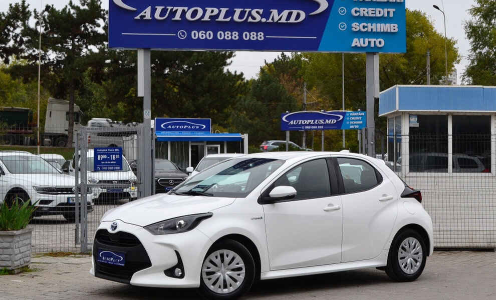 Toyota Yaris Hybrid - Image 1