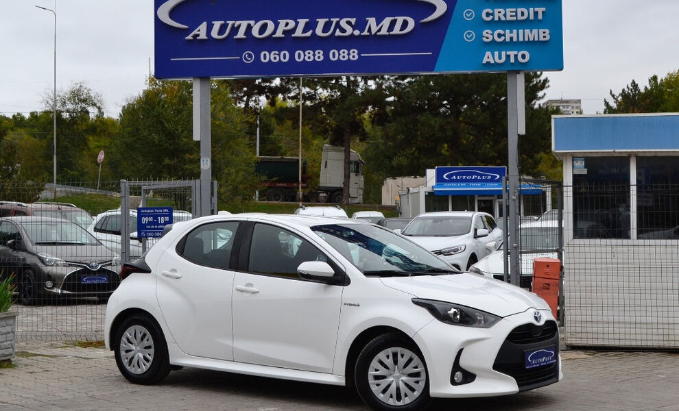 Toyota Yaris Hybrid - Image 3