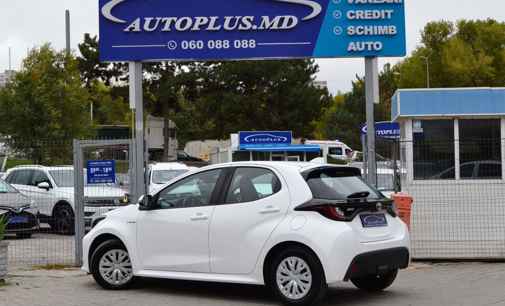 Toyota Yaris Hybrid - Image 4