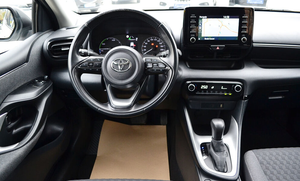 Toyota Yaris Hybrid - Image 5