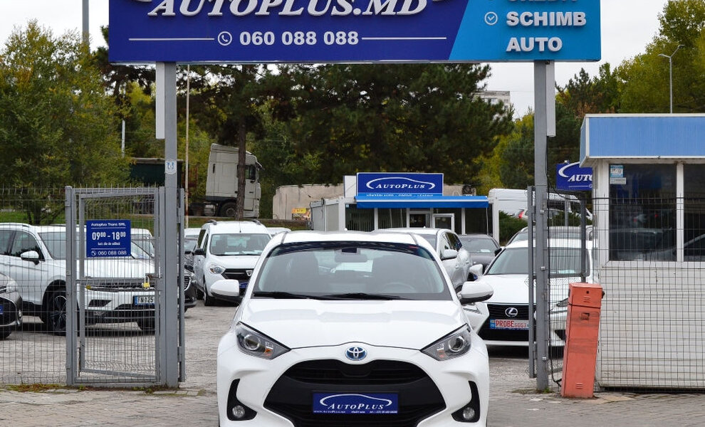 Toyota Yaris Hybrid - Image 16